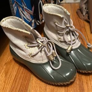 Jack rogers winter boots size 8